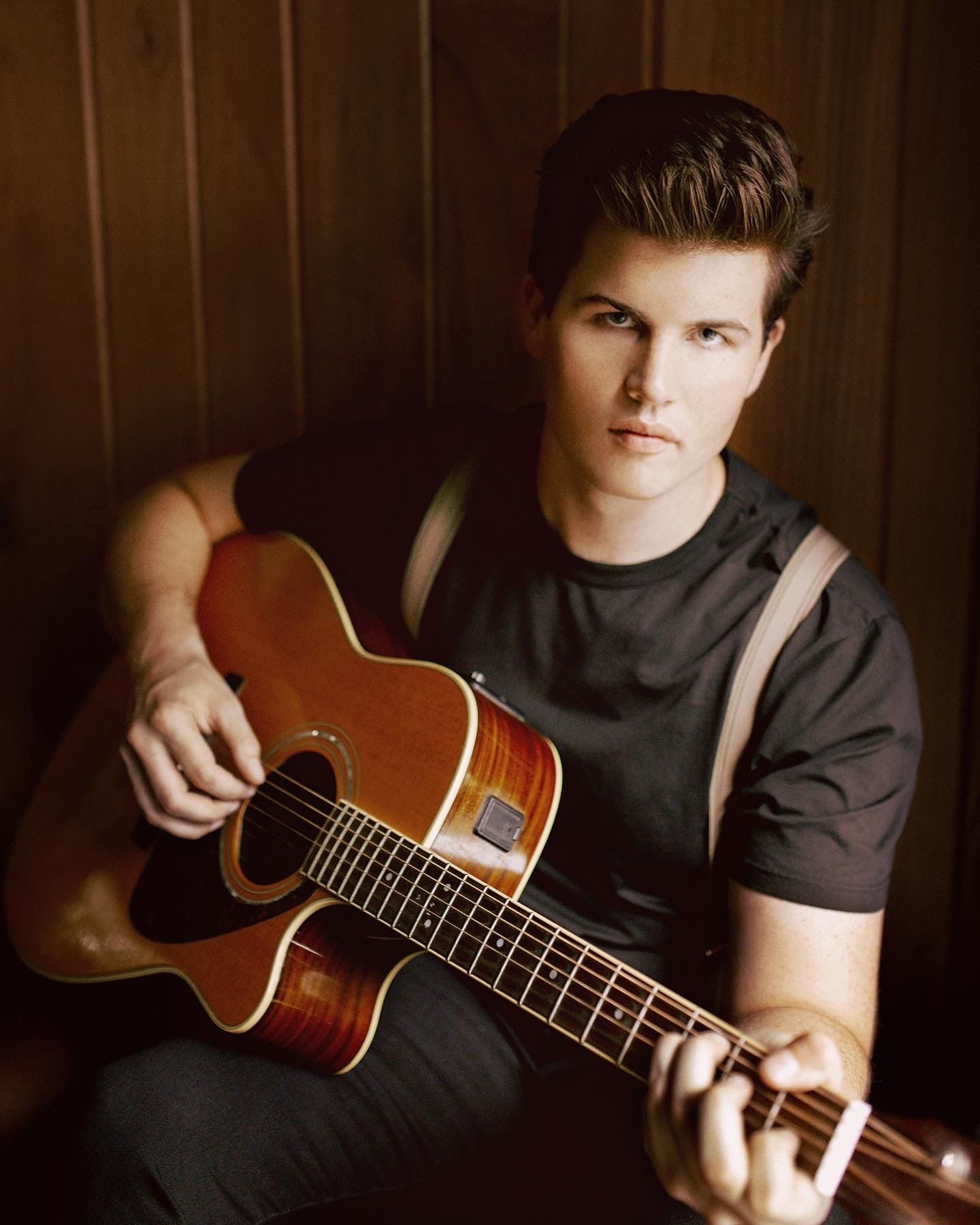 Por qué los aficionados al country en Spotify adoran a Raleigh Keegan